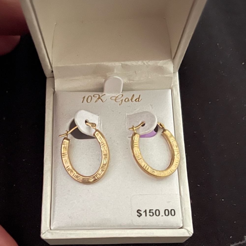 NWT 10k Gold Textured Oval Hoop Earrings - Picture 2 of 5